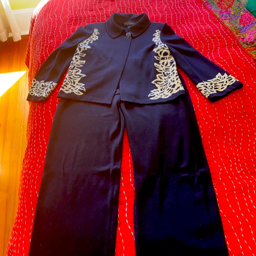 Classic St John suit. Great American style, understated and timeless elegance.